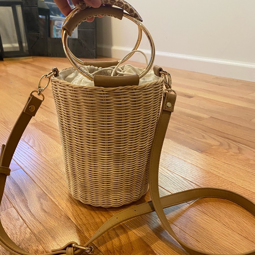 Basket crossbody bag